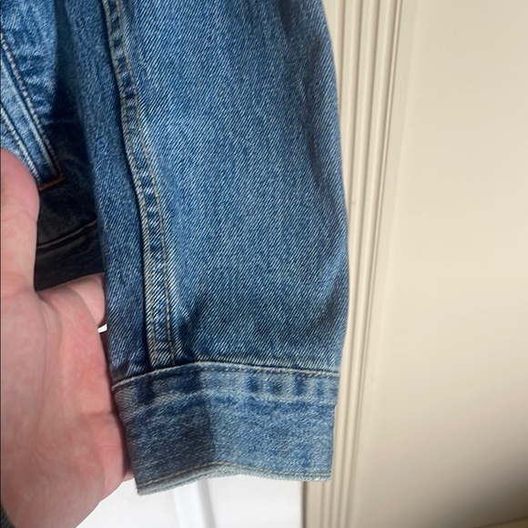 Levi's Classic Blue Jean Jacket - Picture 5 of 6